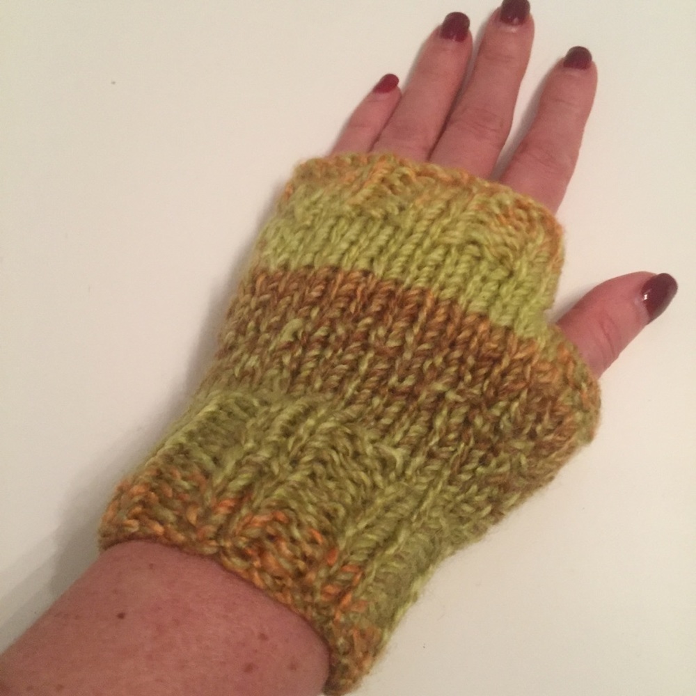 NEW Fingerless gloves Hand knit green orange combo WOMENS Accessory